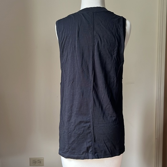 LULULEMON Women’s Classic Black Tank with NBA Logo Size 8/10 - Picture 5 of 11